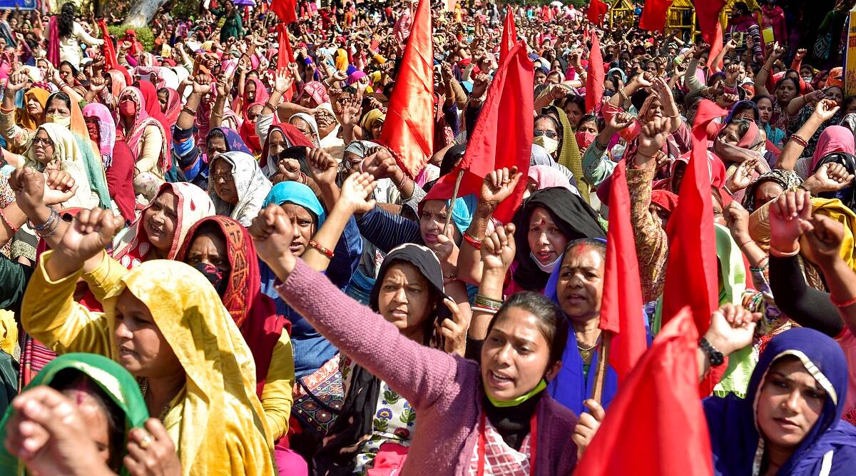 Termination Letters Sent to More Than 400 Anganwadi Workers 400 से ज्यादा आंगनबाड़ी कर्मचारियों को भेजे गए टर्मिनेशन लेटर