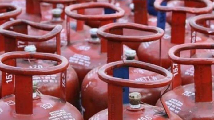 LPG Cylinder becomes costlier by Rs 50, know what are the rates in Delhi