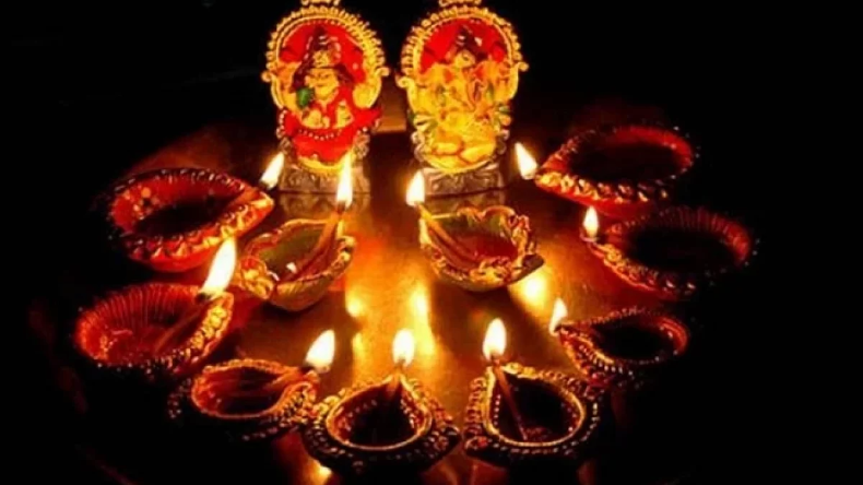 Diwali 2022: 2000 साल में पहली बार आया दिवाली पर यह संयोग, एक साथ सुख-संपत्ति बढ़ाने वाले मिलेंगे 5 राजयोग