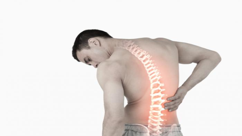 Cause of Back Pain: मौसमी पारे के साथ ही बढ़ने लगा कमर दर्द, जानें क्या है इसका कारण