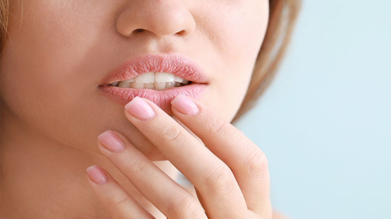 Dry Lips: शरीर में होने वाली इस कमी से फटने लगते हैं होंठ, इस घरेलू नुस्खे से मिल सकती है राहत