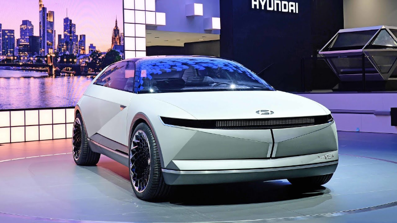 Auto Expo 2023: ऑटो एक्सपो में Hyundai और Kia ने बिखेरा जलवा, शो में दिखी कई नई इलेक्ट्रिक कारें