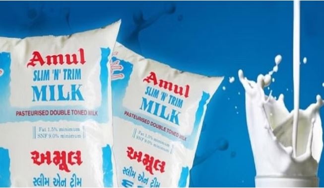 Amul Milk Price Hike: अमूल ने फिर बढाए दूध के दाम, अब देने होंगे इतने रूपये