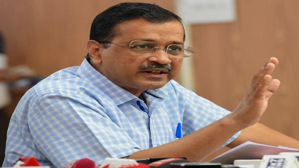 Breaking: SC के फैसले के कुछ ही देर बाद केजरीवाल सरकार ने सेवा सचिव को पद से हटाया