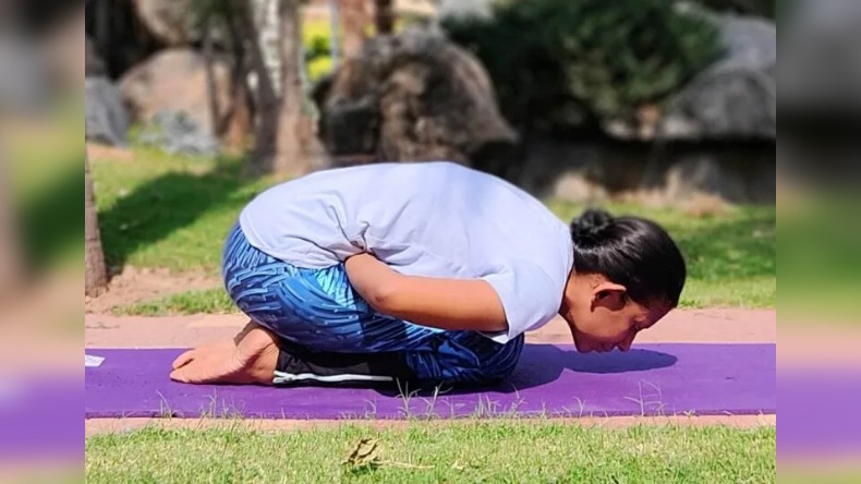 Benefits Of Mandukasana: रोजाना 5 मिनट करें मंडूकासन, महिलाओं की कई समस्याओं से मिलेगा छुटकारा