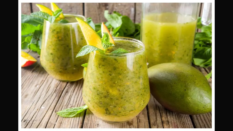 Aam Panna Recipe: गर्मीयों में लू से बचना है तो पिएं आम पन्ना, जानिए इसे बनाने का आसान तरीका