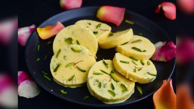 Malai Pista Kulfi Recipe: इस गर्मी घर पर ही बनाएं मलाई पिस्ता कुल्फी, जानिए इसकी विधि