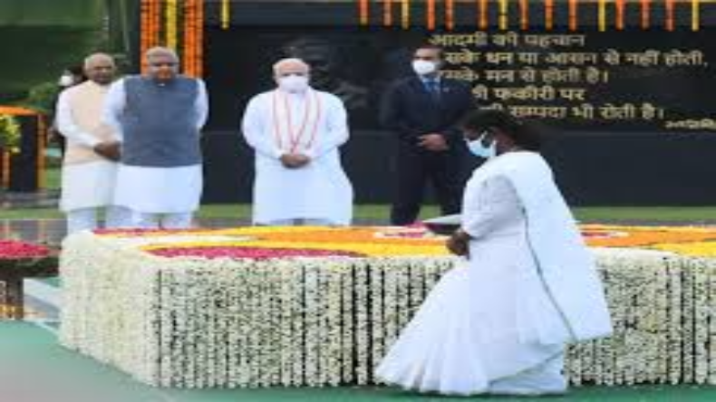 Atal Bihari Vajpayee Death Anniversary: अटल बिहारी वाजपेयी की पुण्यतिथि आज, राष्ट्रपति ने दी श्रद्धांजलि पुरा देश कर रहे है नमन