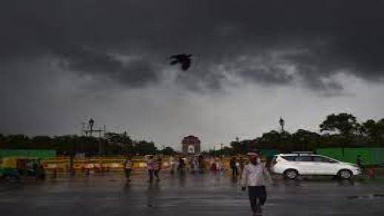 Delhi Weather Update: दिल्ली-एनसीआर में तेज हवा के साथ झमाझम बारिश का सिलसिला हुआ शुरू, जानें कैसा रहेगा दिल्ली में आज के मौसम का हाल