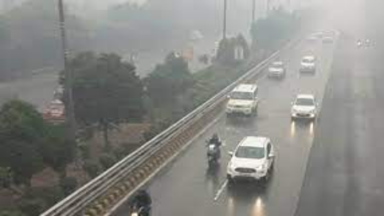 Delhi Today’s Weather: कभी गर्मी तो कभी ठंडी हवा, जानें दिल्ली के आज के मौसम का हाल