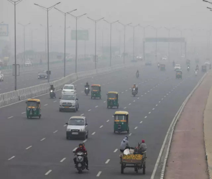 Delhi Air Pollution: Delhi's air becomes poisonous, know how AQI will be on New Year