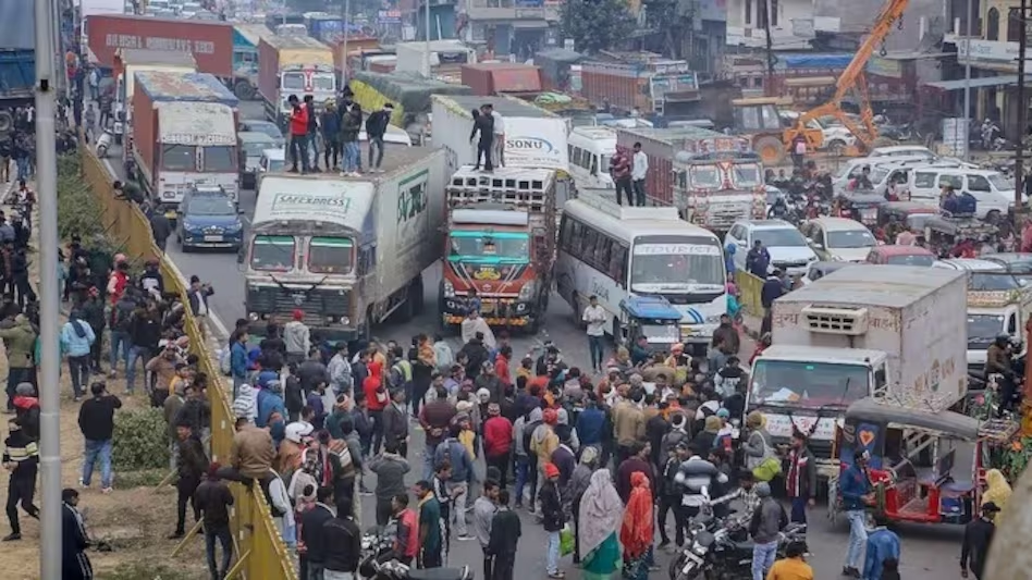 ट्रक ड्राइवर्स वापस लेंगे हड़ताल ! सरकार और ट्रांसपोर्टरों के बीच हुई सुलह?