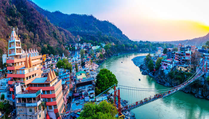 Rishikesh घूमने का है प्लान…,यहां डालें एक नजर, ट्रिप हो जाएगी यादगार!