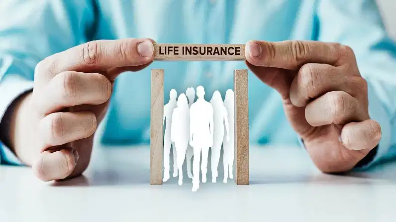 Insurance: सरकार हर नागरिक को देगी यूनिवर्सल बीमा, इस स्टेट से हुई शुरुआत