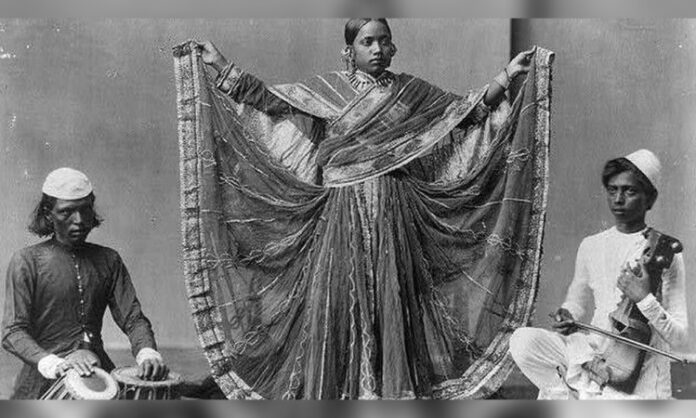 first woman singer in India