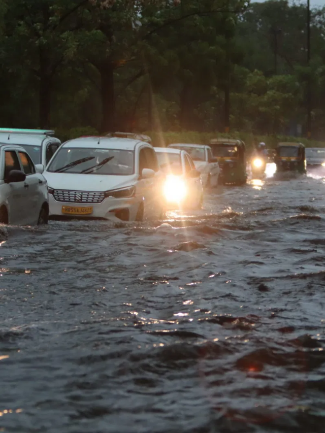 दिल्ली की बारिश में डूबे इन नेताओं के घर!