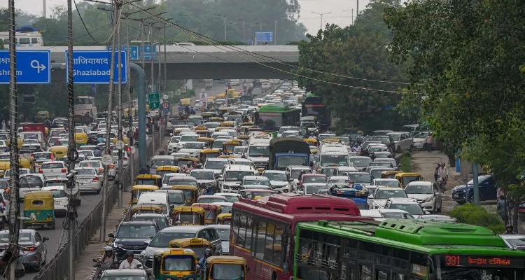 Delhi Traffic Advisory: दिल्ली वाले लोग इन रास्ते पर जाने से बचें ,पुलिस ने जारी की एडवाइजरी